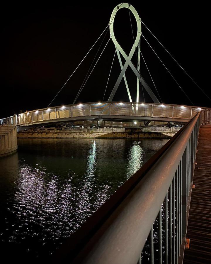 Aveiro'S Dock Apartments Екстер'єр фото